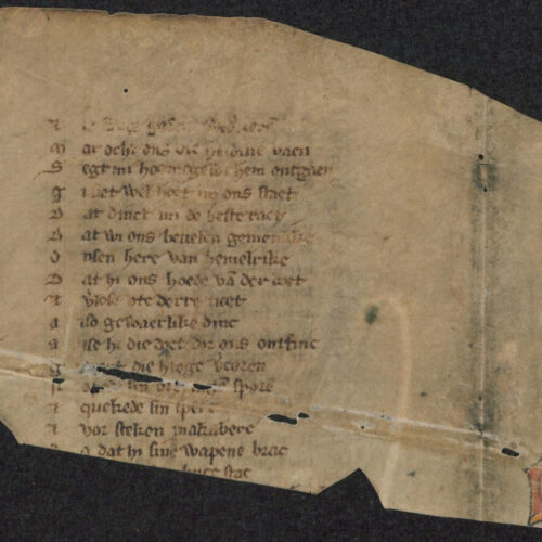 Op 2r°a is met bladgoud versierde initiaal A zichtbaar, die correspondeerde met het begin van een laisse in de Franse brontekst.